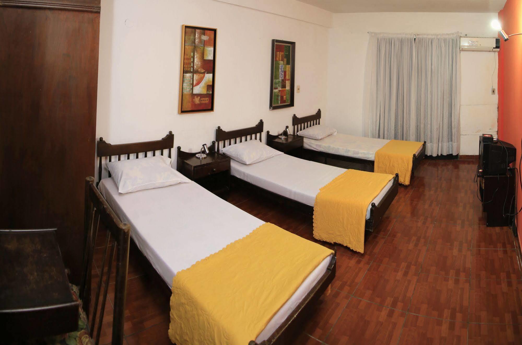 Costanera Hostel อะซุนซิออง ภายนอก รูปภาพ