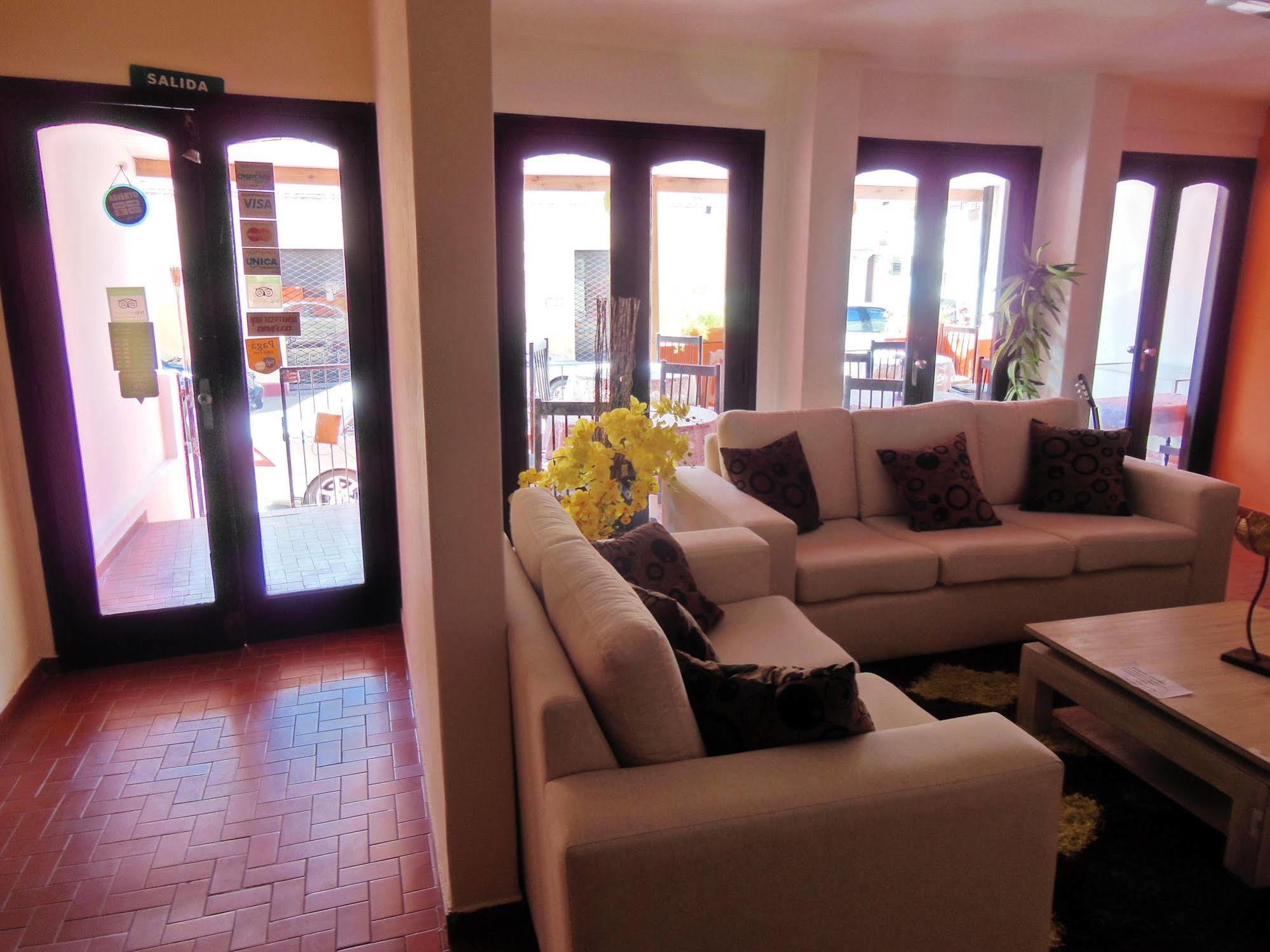 Costanera Hostel อะซุนซิออง ภายนอก รูปภาพ