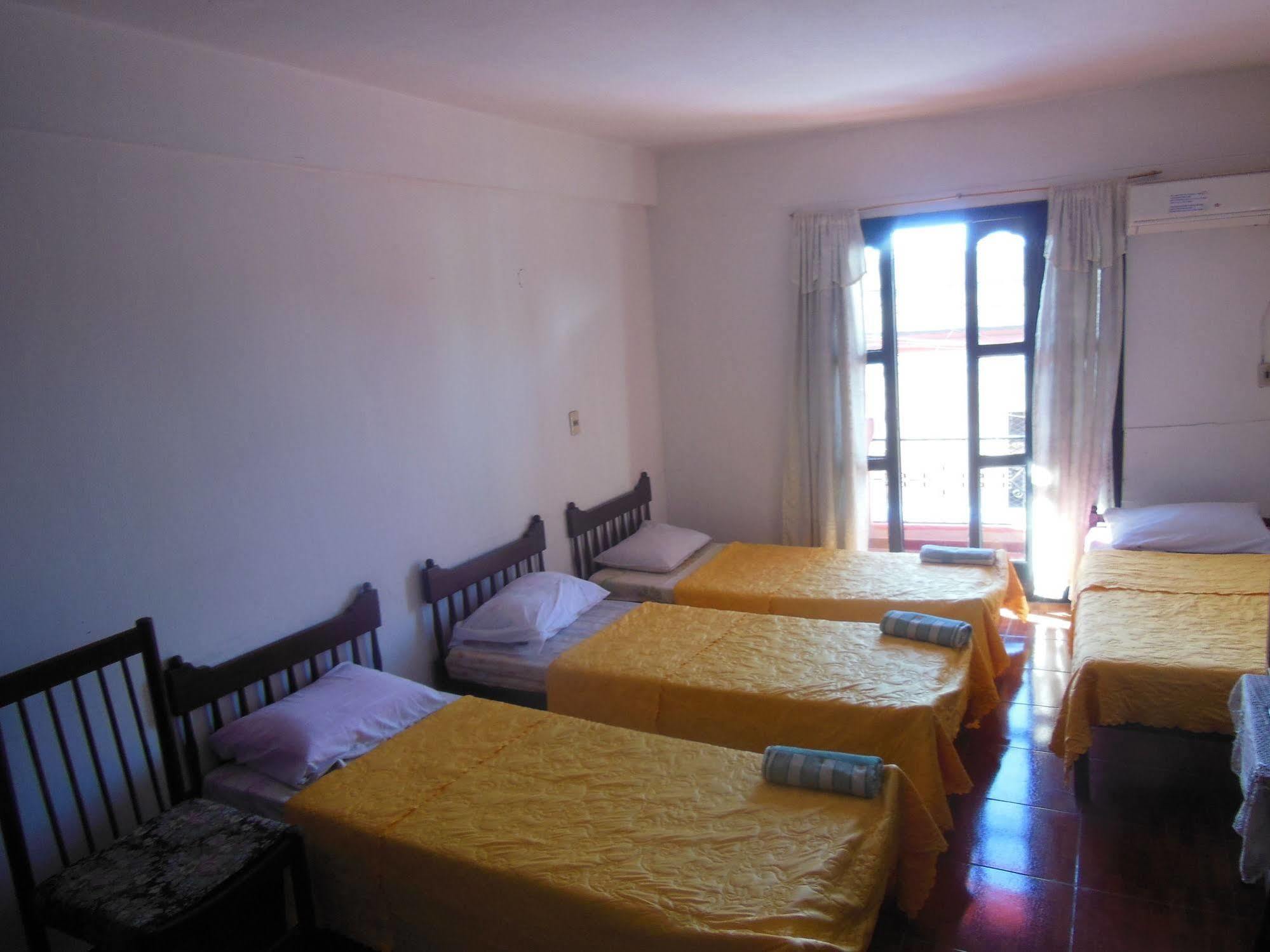 Costanera Hostel อะซุนซิออง ภายนอก รูปภาพ