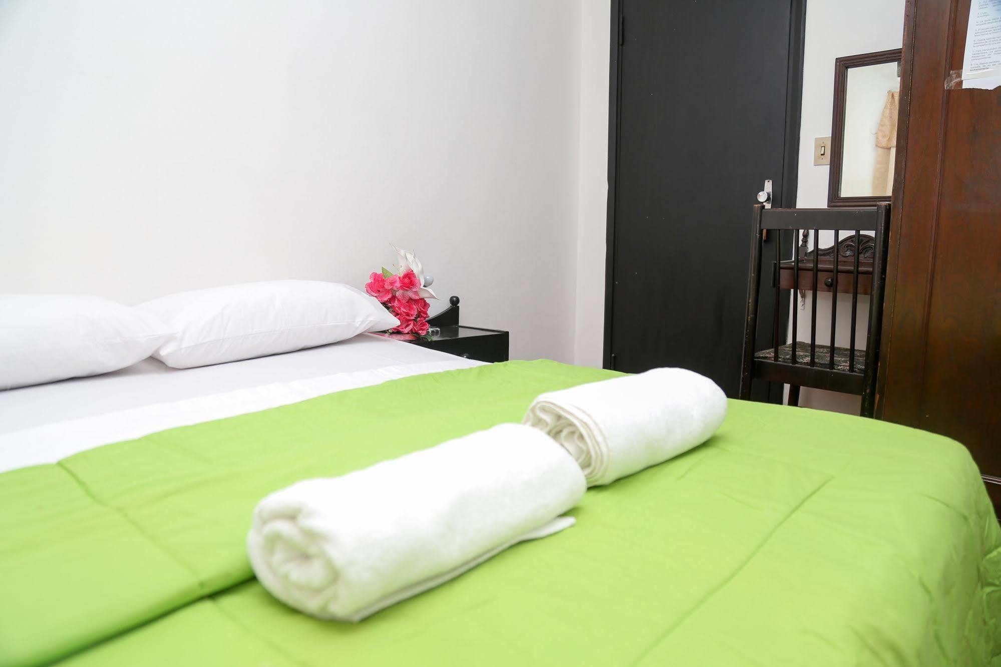 Costanera Hostel อะซุนซิออง ภายนอก รูปภาพ