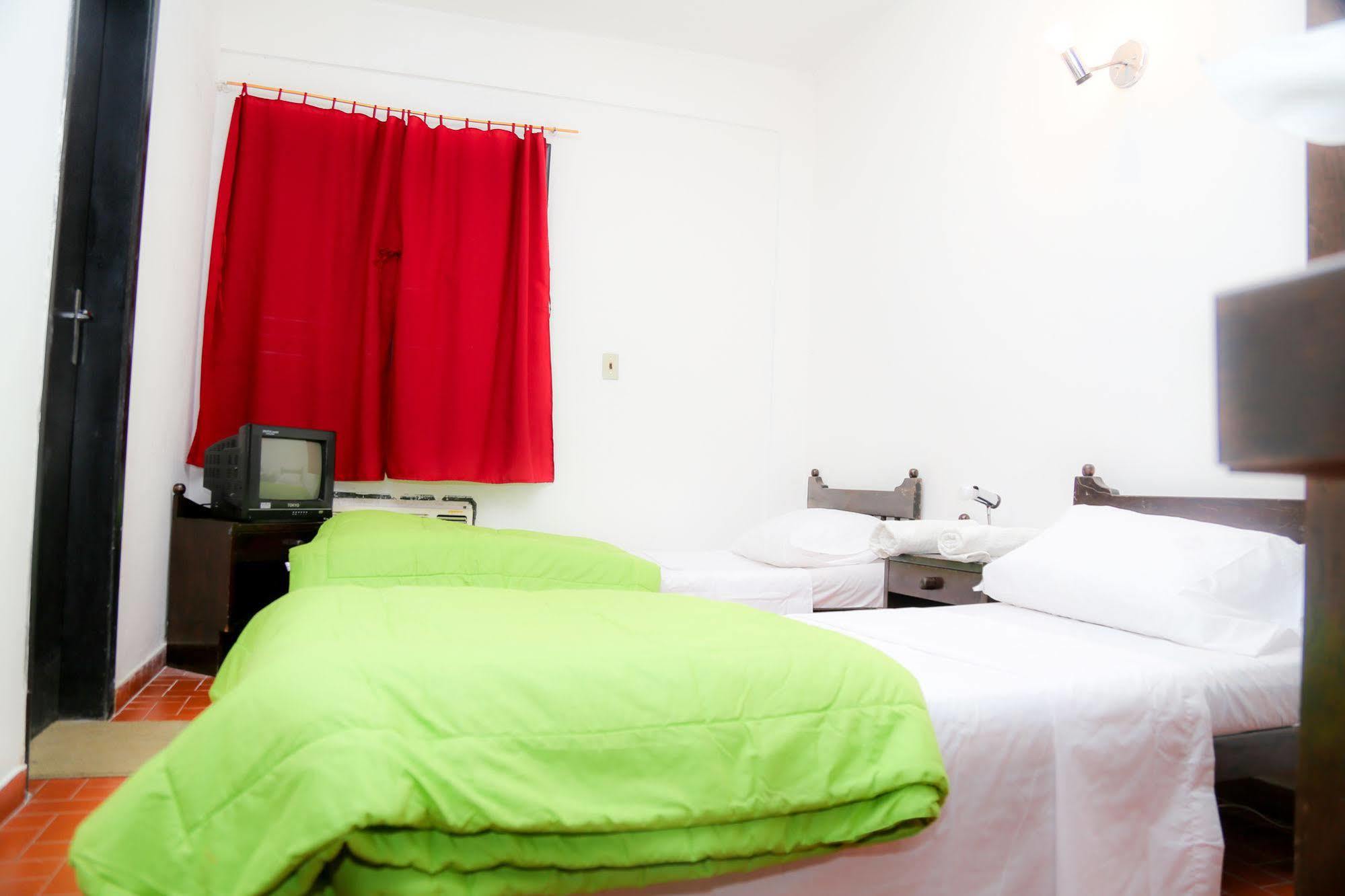 Costanera Hostel อะซุนซิออง ภายนอก รูปภาพ